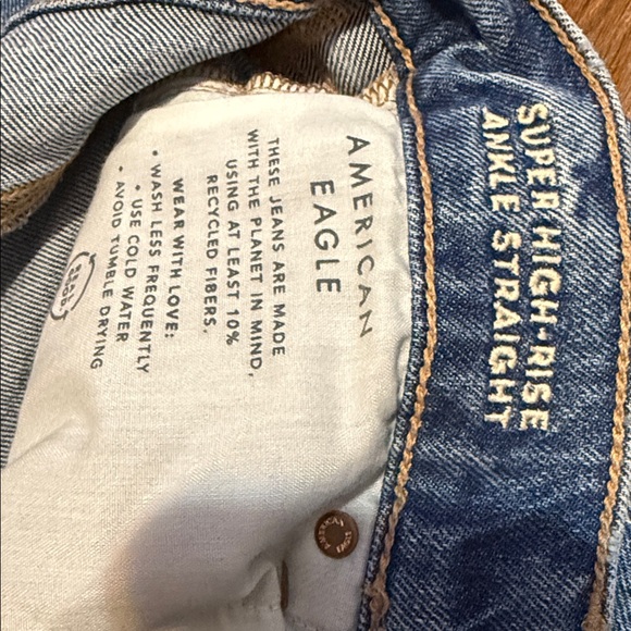 American Eagle Outfitters Light Blue Cropped Jeans - Picture 4 of 5